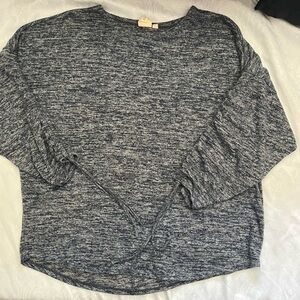 Alkamt woman’s size 1X 3/4 sleeve navy blue and white very and and trendy